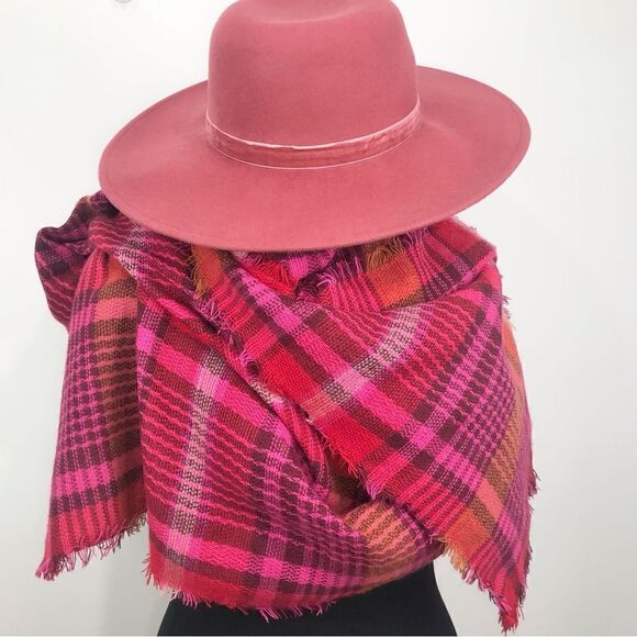 Bundle of Old Navy Pink Plaid Scarf A New Day 100% Wool Hat Matching Set NEW - Picture 2 of 14